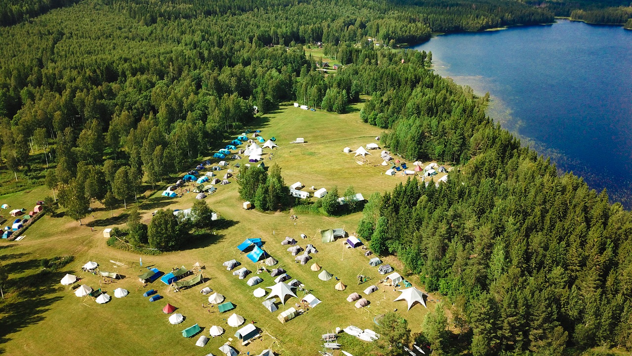 Flygbild på lägerplatsen